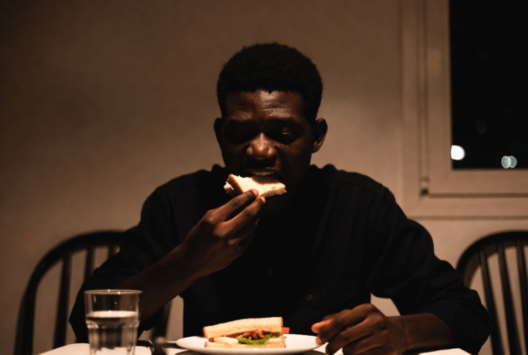 How Late-Night Snacking Disrupts the Liver’s Natural Detox and Fat Burn Cycle